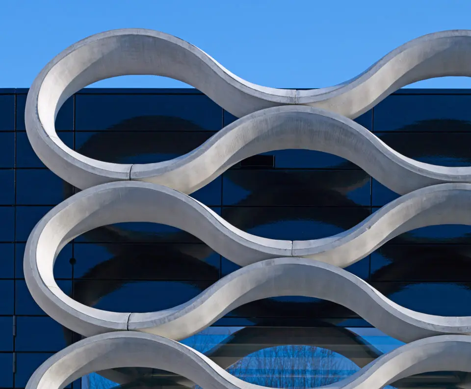 flowing pattern in the list of concrete facades