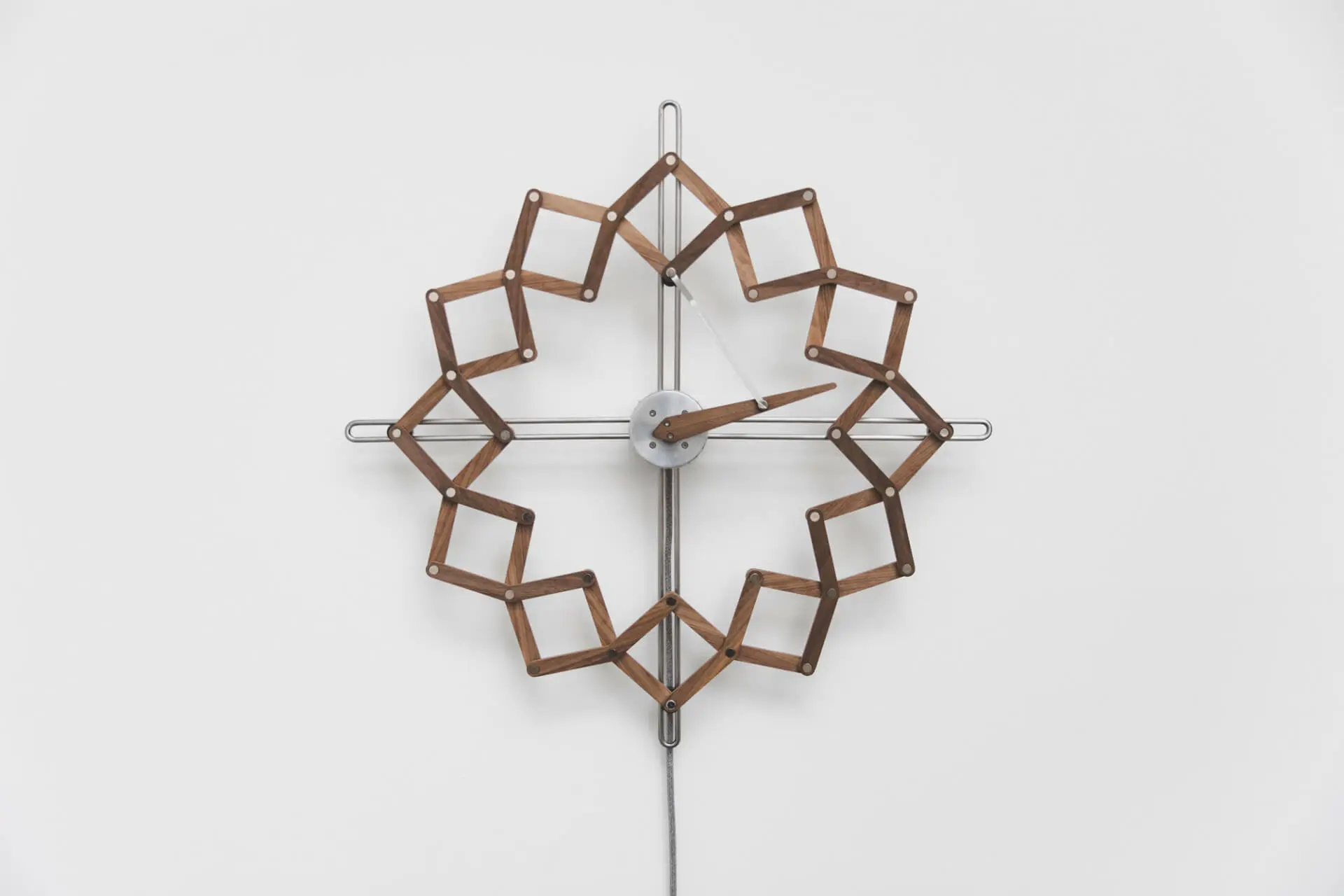 Design clocks: Solstice by Matt Gilbert