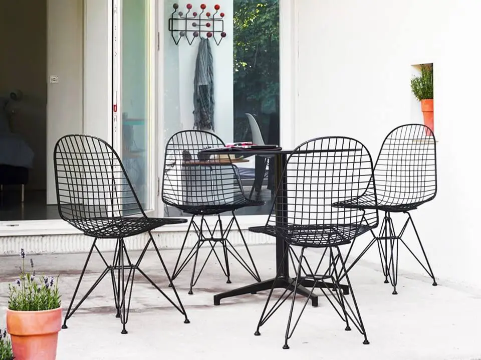 Eames-wire-chair-outdoor