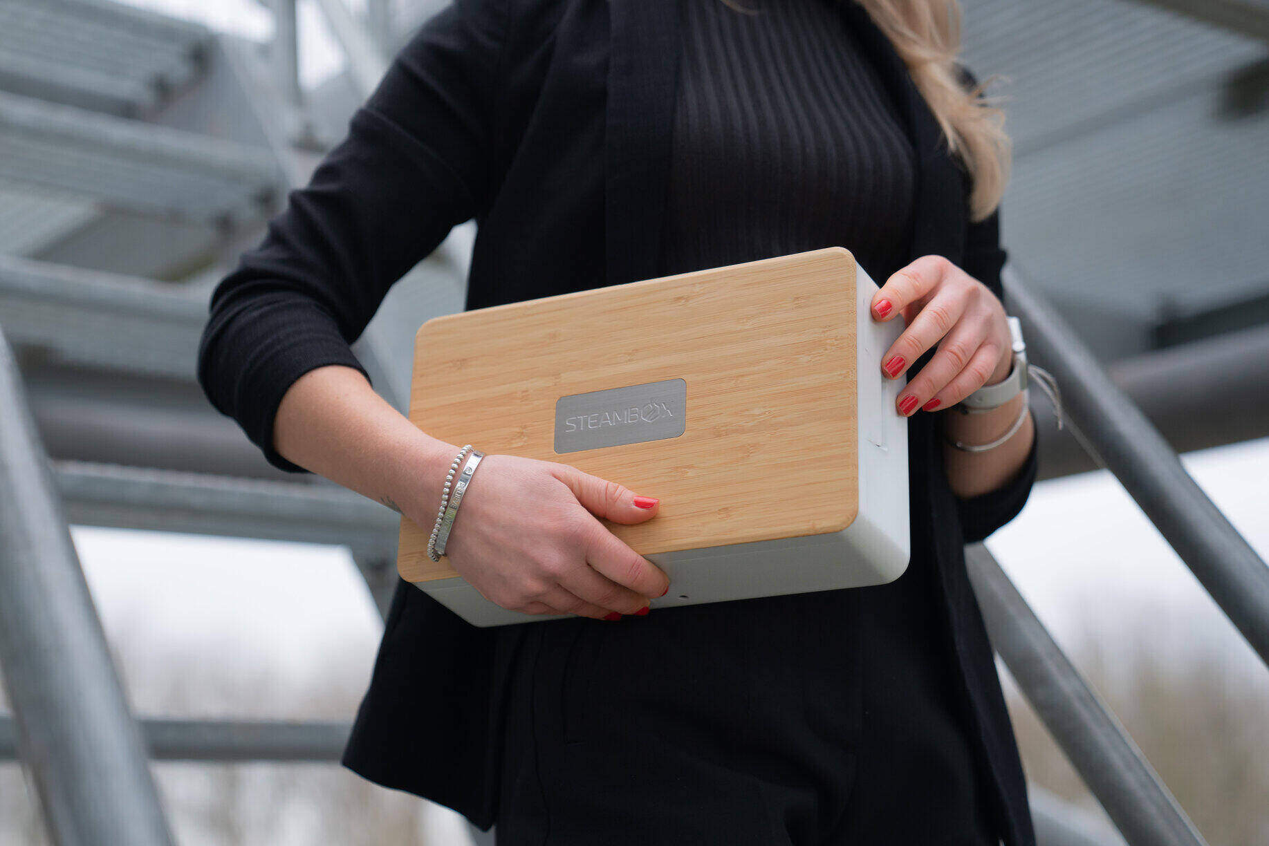 Steambox: the self-heating lunch box