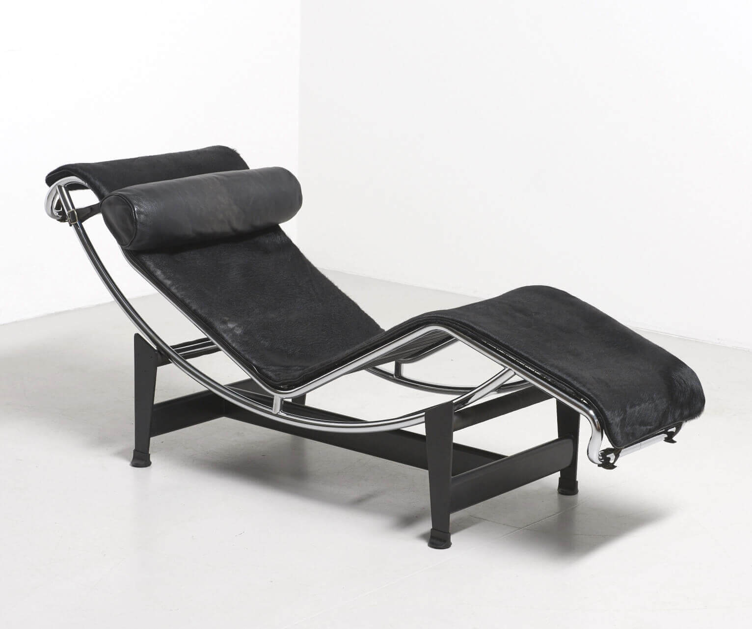Charlotte Perriand - Lc4 Lounge Chair