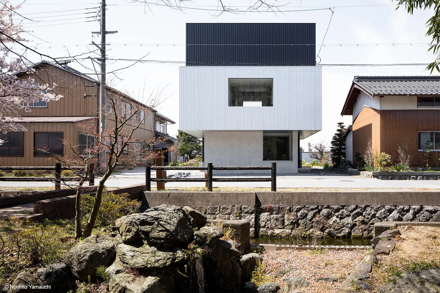 Form Kimura - Frame House exterior