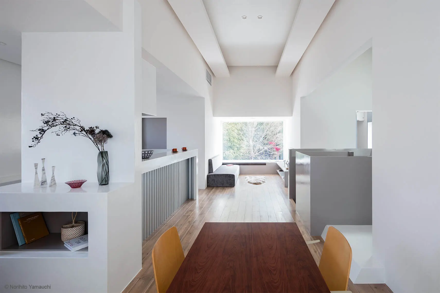 Form Kimura - Frame House interior overview