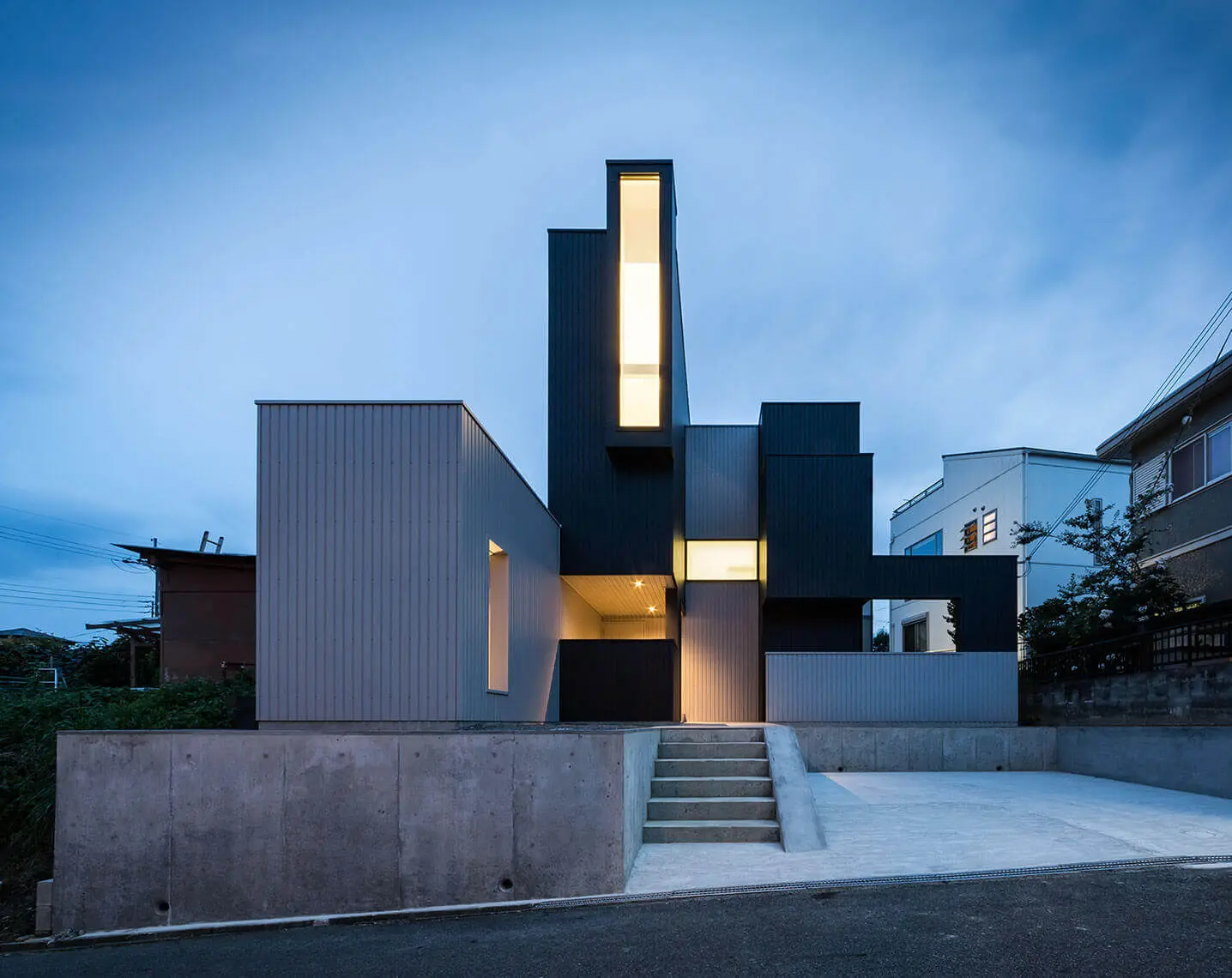 Form Kimura - Scape House at night