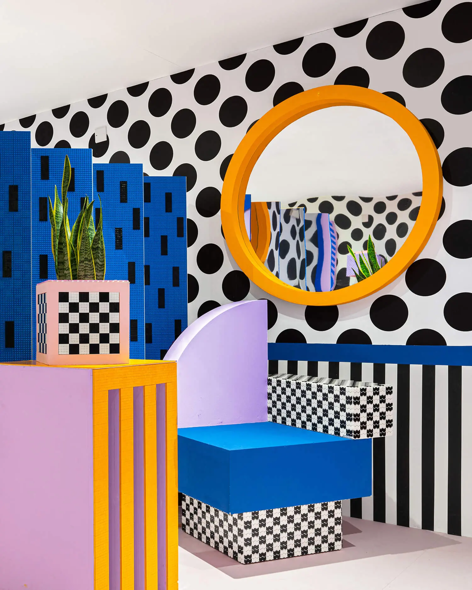 HOUSE OF DOTS - mirror and furniture