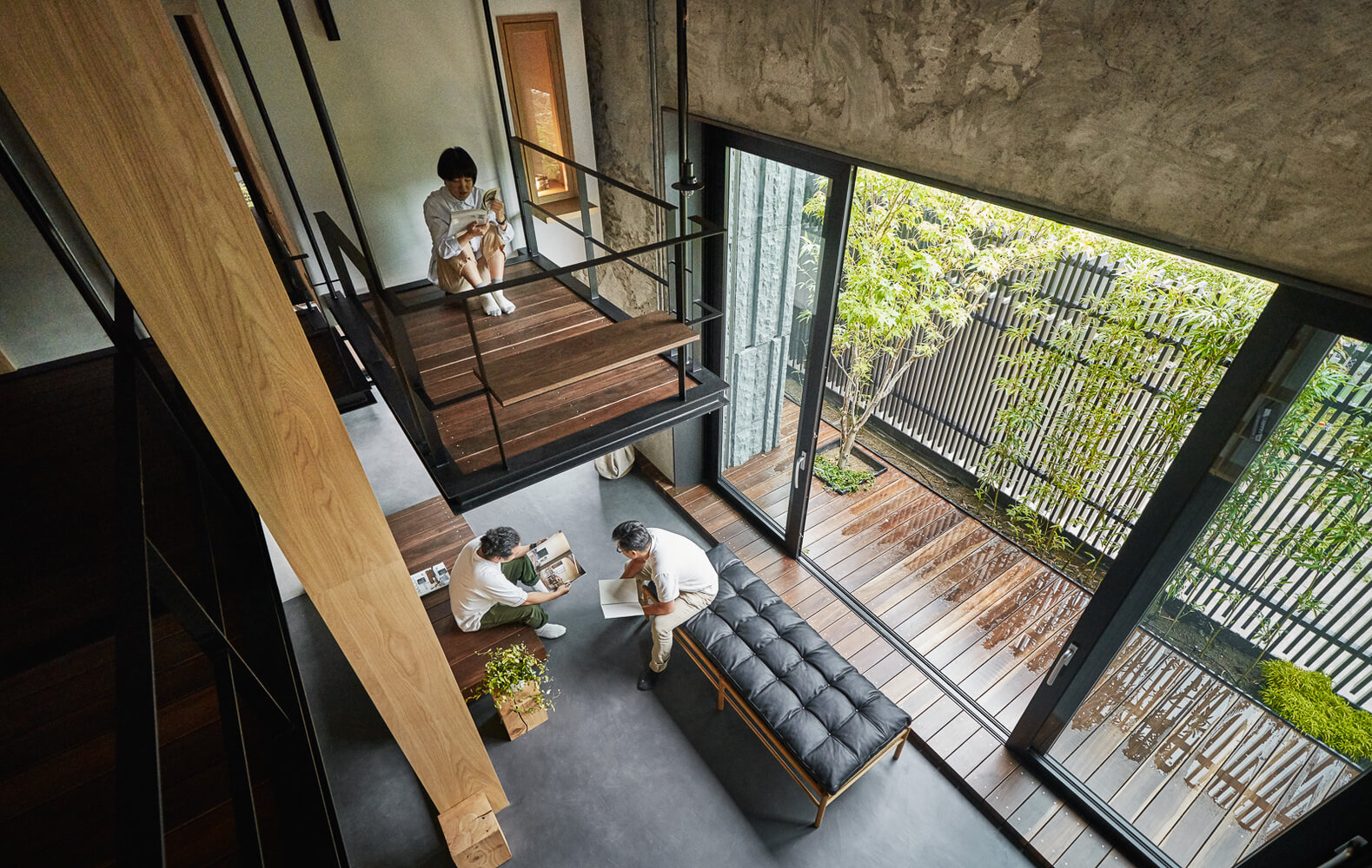 The first mezzanine floor overlooks the entrance area of Life in Tree House