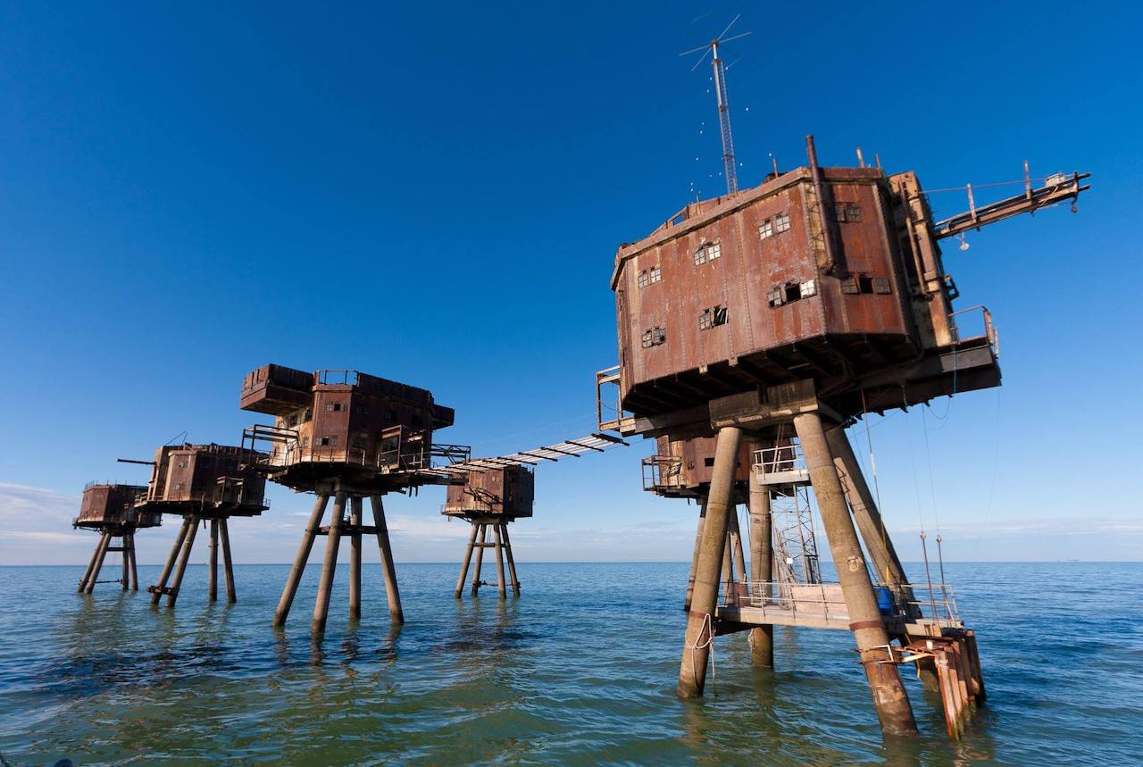 Maunsell Sea Forts - 10 abandoned places and the ruins of modern architecture