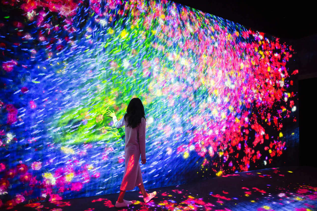 teamLab - The Way of the Sea, Flying Beyond Borders - Colors of Life