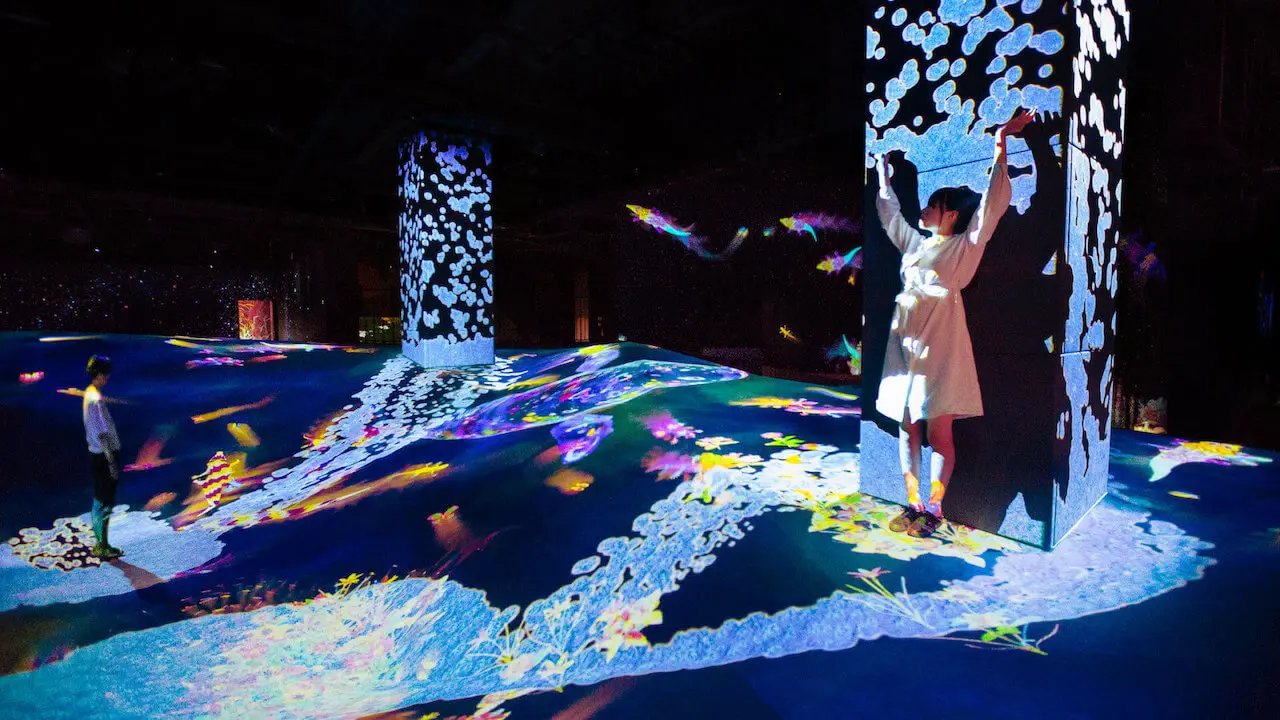 teamLab - Waterfall Droplets, Little Drops Cause Large Movement