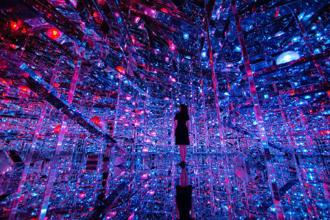 teamLab - Microcosmoses