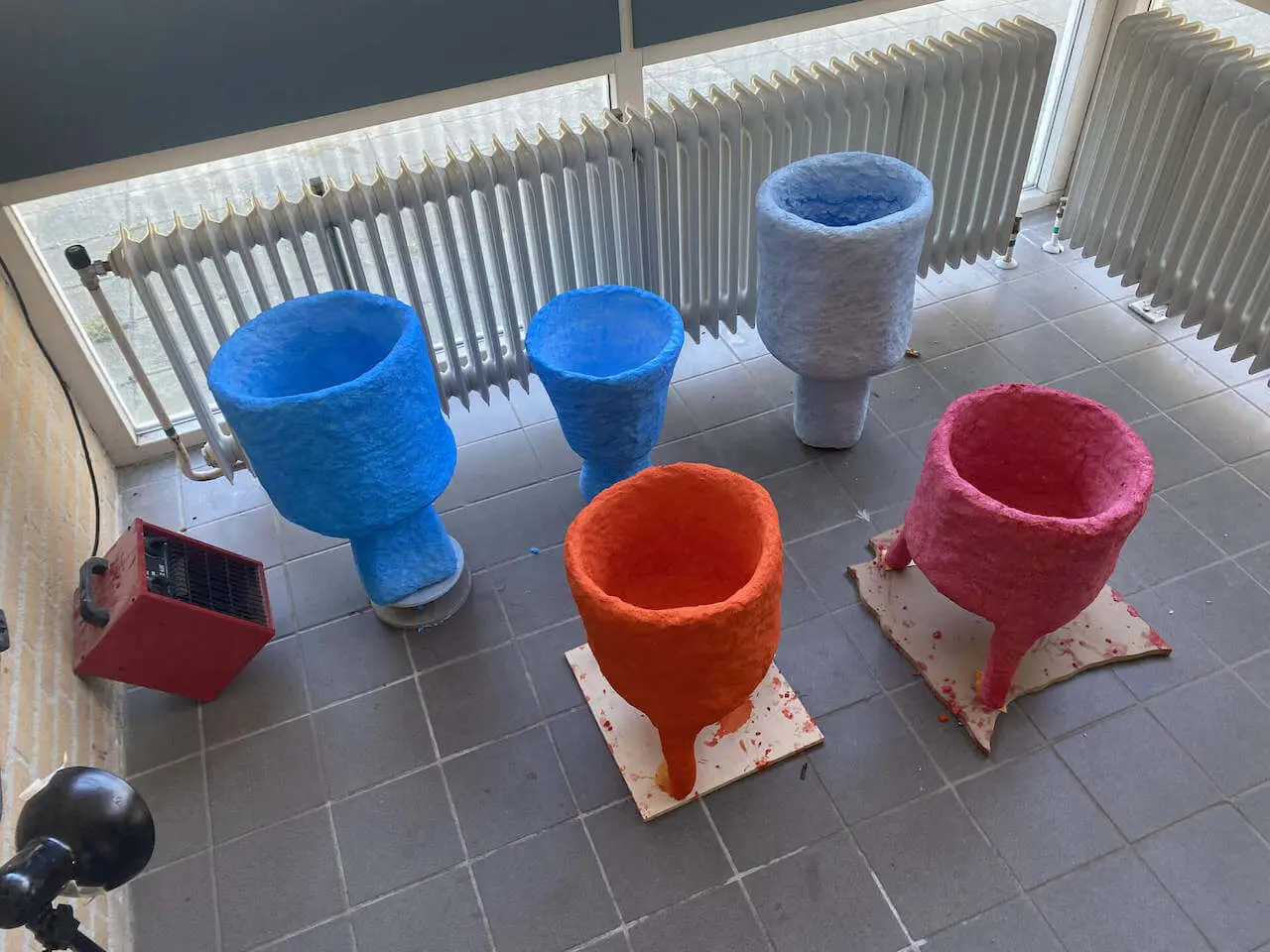 Teun Zwets - Pulp planters in colors
