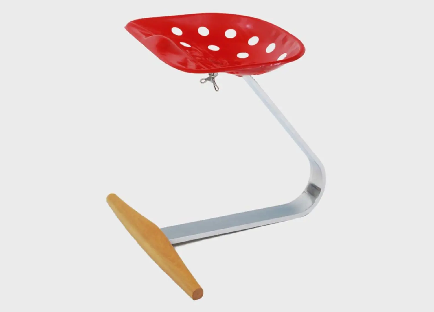 Mezzadro stool _ 10 best Achille Castiglioni designs