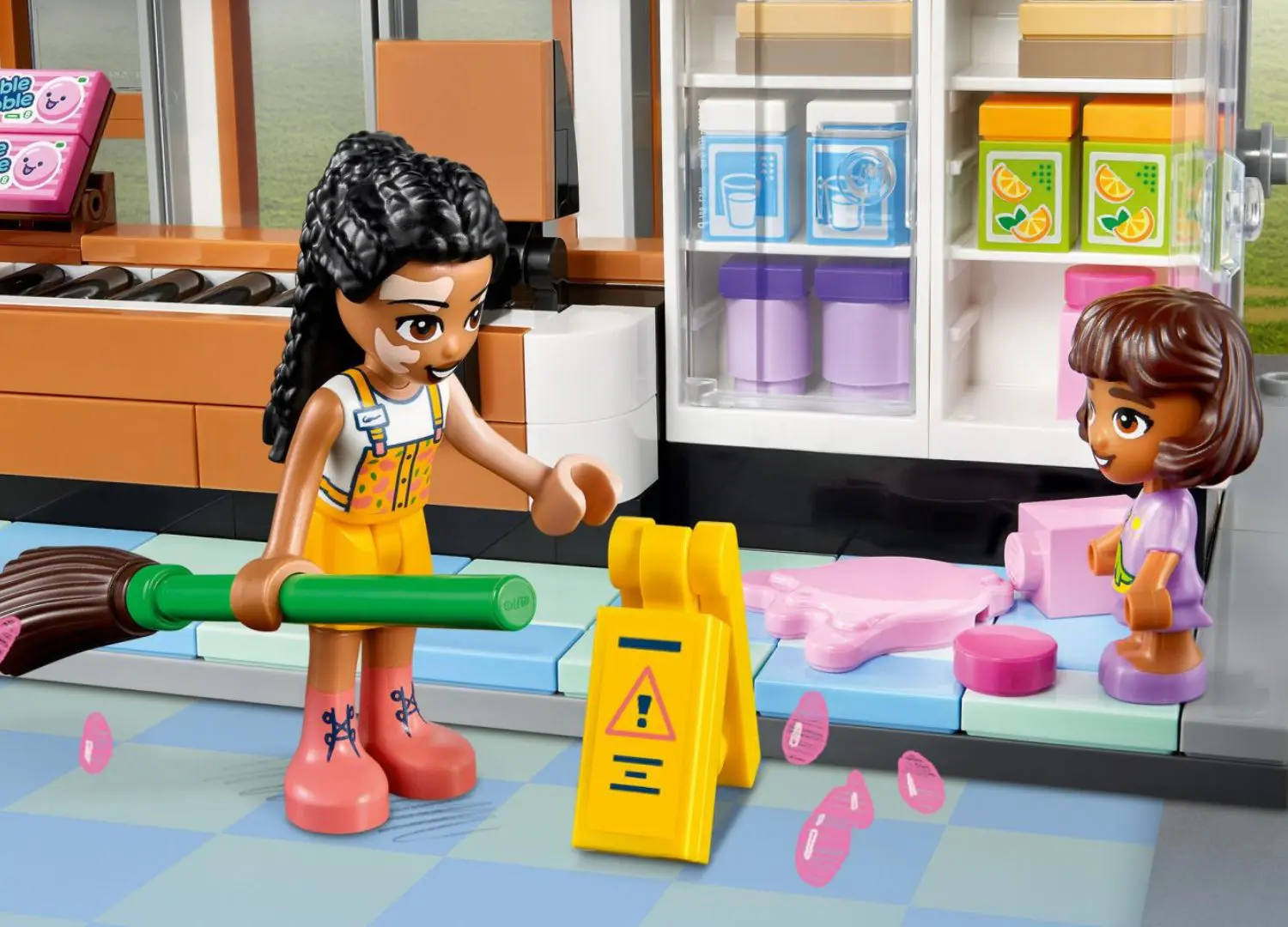 Diverse Friends Figures / LEGO: step inside their sustainable, diverse and stress-free world