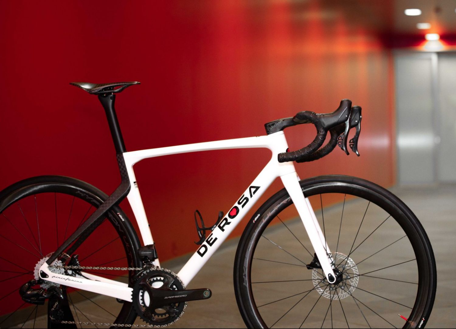 De Rosa 70 the most advanced and lightweight road bike DesignWanted