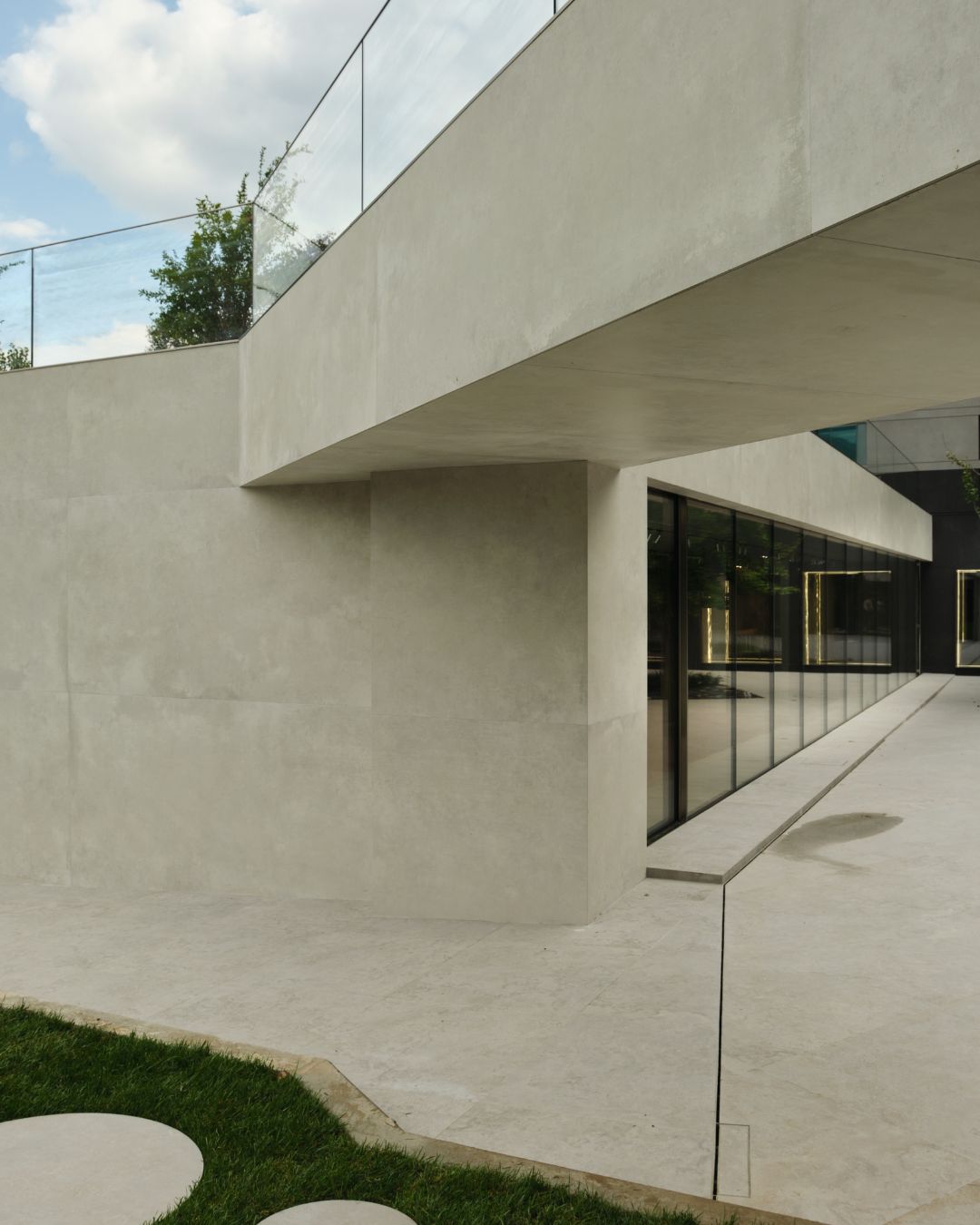 The Arena showroom _ Ariostea ceramic slabs _ by Area 17 Architecture and Interiors