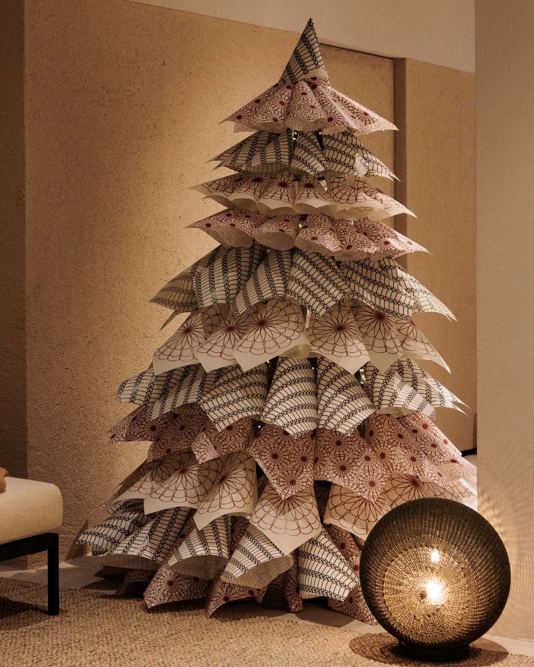 Christmas tree by Studio Caberlon _ Tribù showroom _ MilanoDesignXmas 2024 by TOWANT