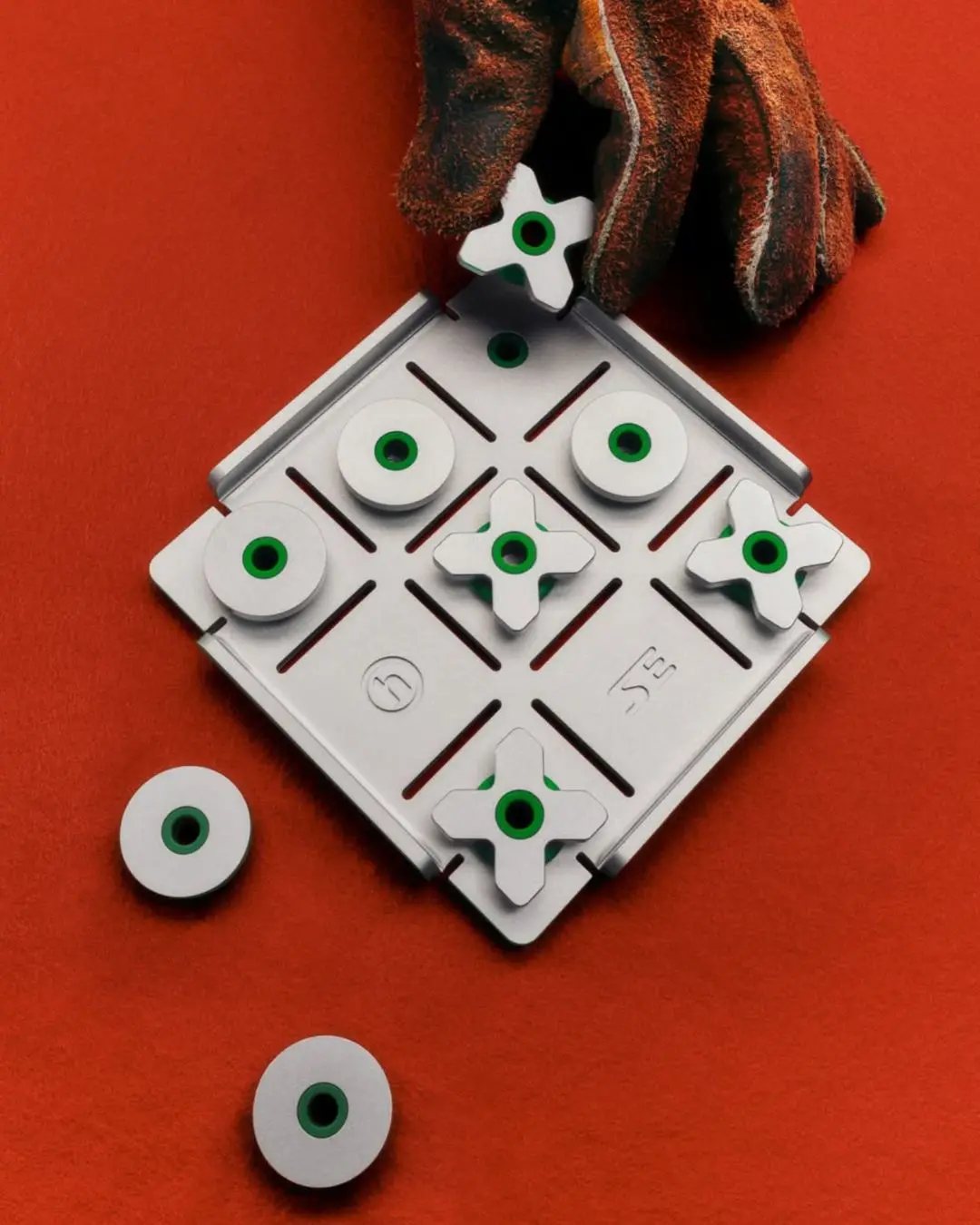 HIDDEN Home Tic Tac Toe © Standard Equipment