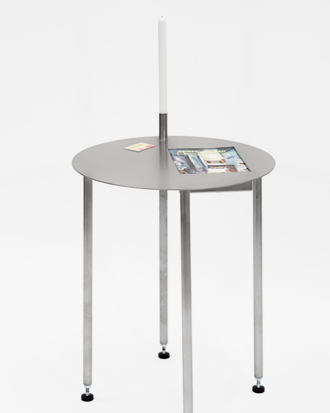 Forma, Madrid Design Festival: Reading Table © Paula Rocio