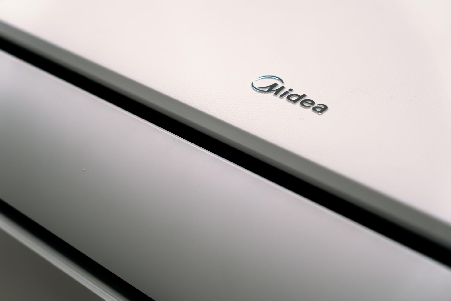 Detail of Raynor split air conditioner, Midea © DesignWanted