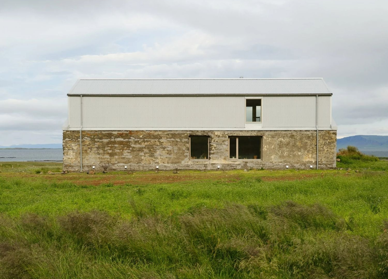 Affordances and architectural longevity: Converted barn by Studio Bua © Marino Thorlacius