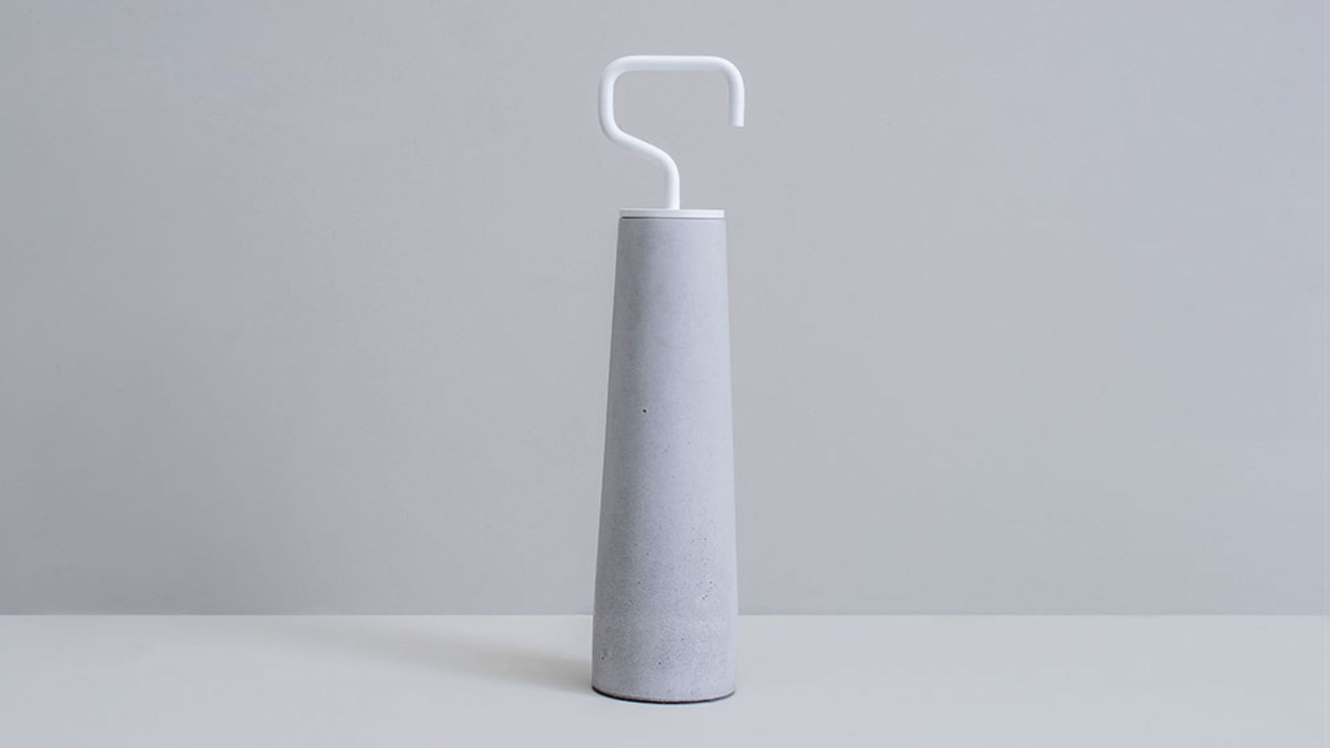 Recto Verso lamp is empowered by nano-technology : DesignWanted