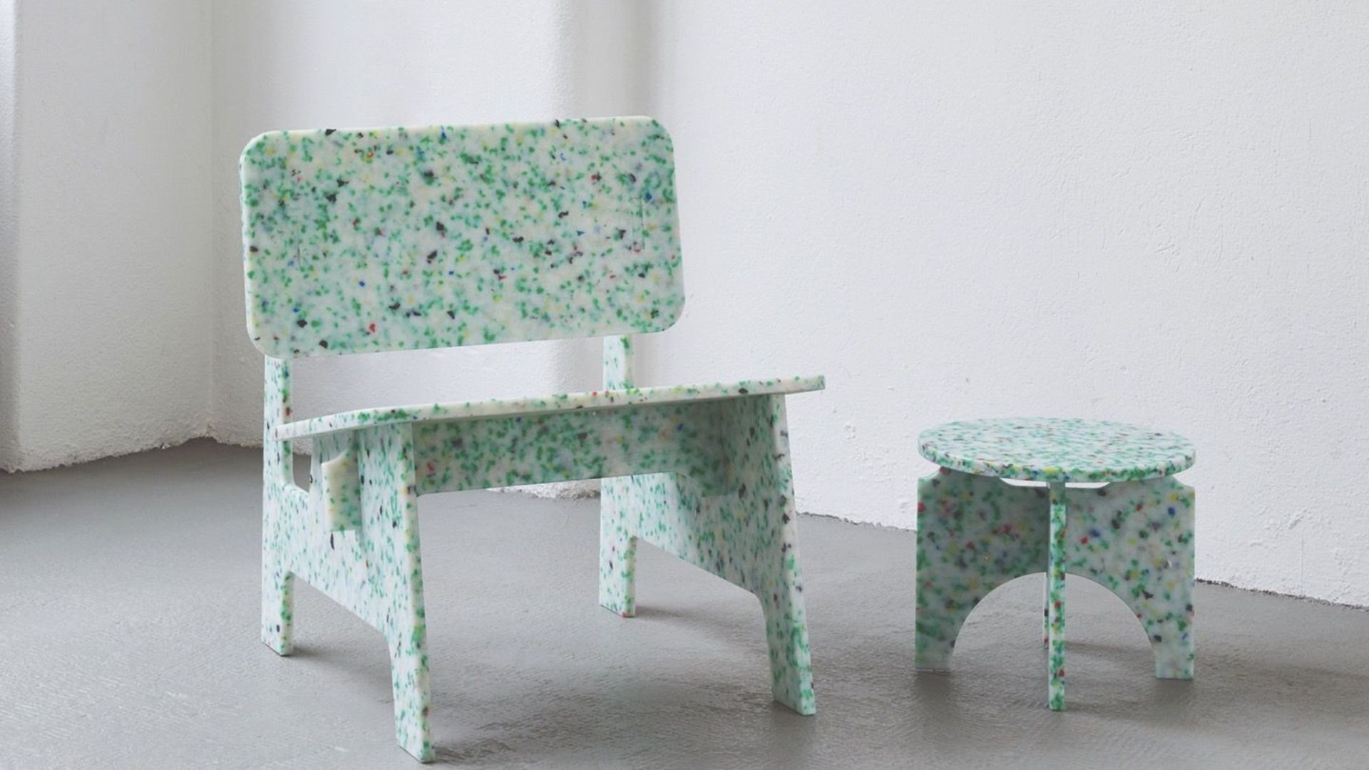 Minimono plastic furniture _ conscious consumption - cover