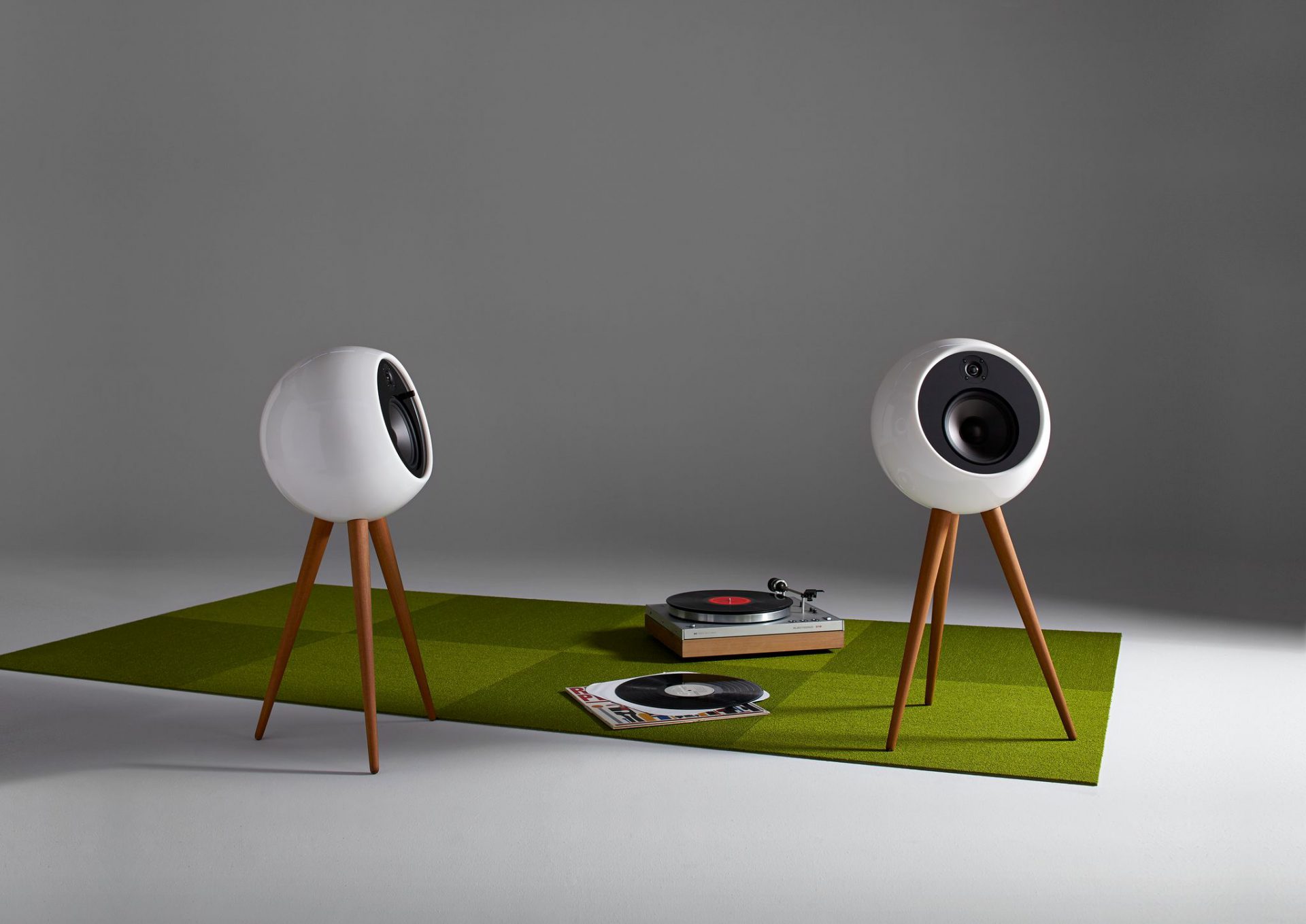Bossa Moonraker Speaker - product design - DesignWanted