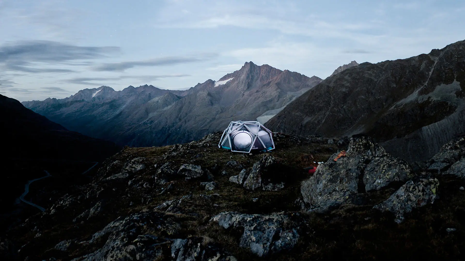 Camping gadgets - Heimplanet Cave Tent
