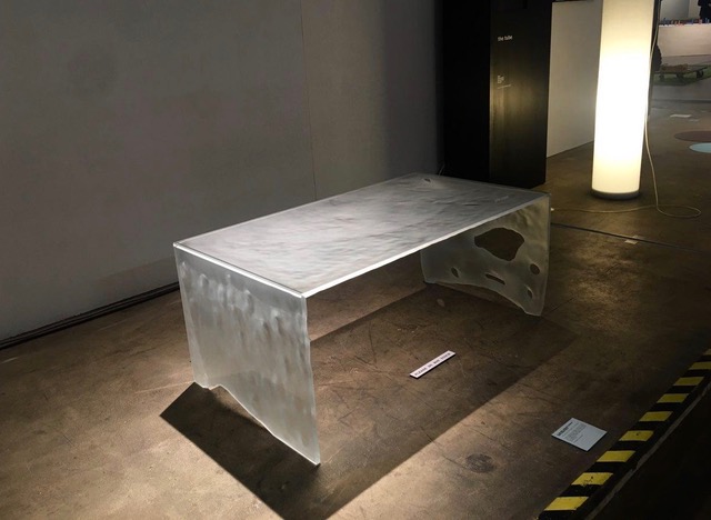 Glastisch by Heike Buchfelder