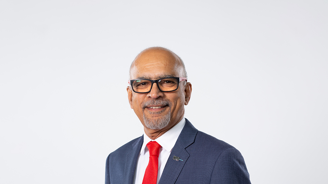 Srini Srinivasan - Portrait