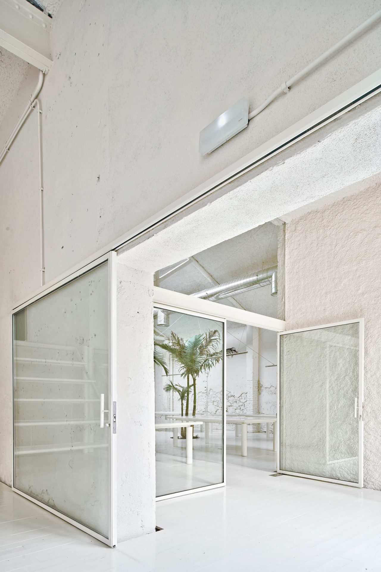 Acid House Barcelona - glass doors