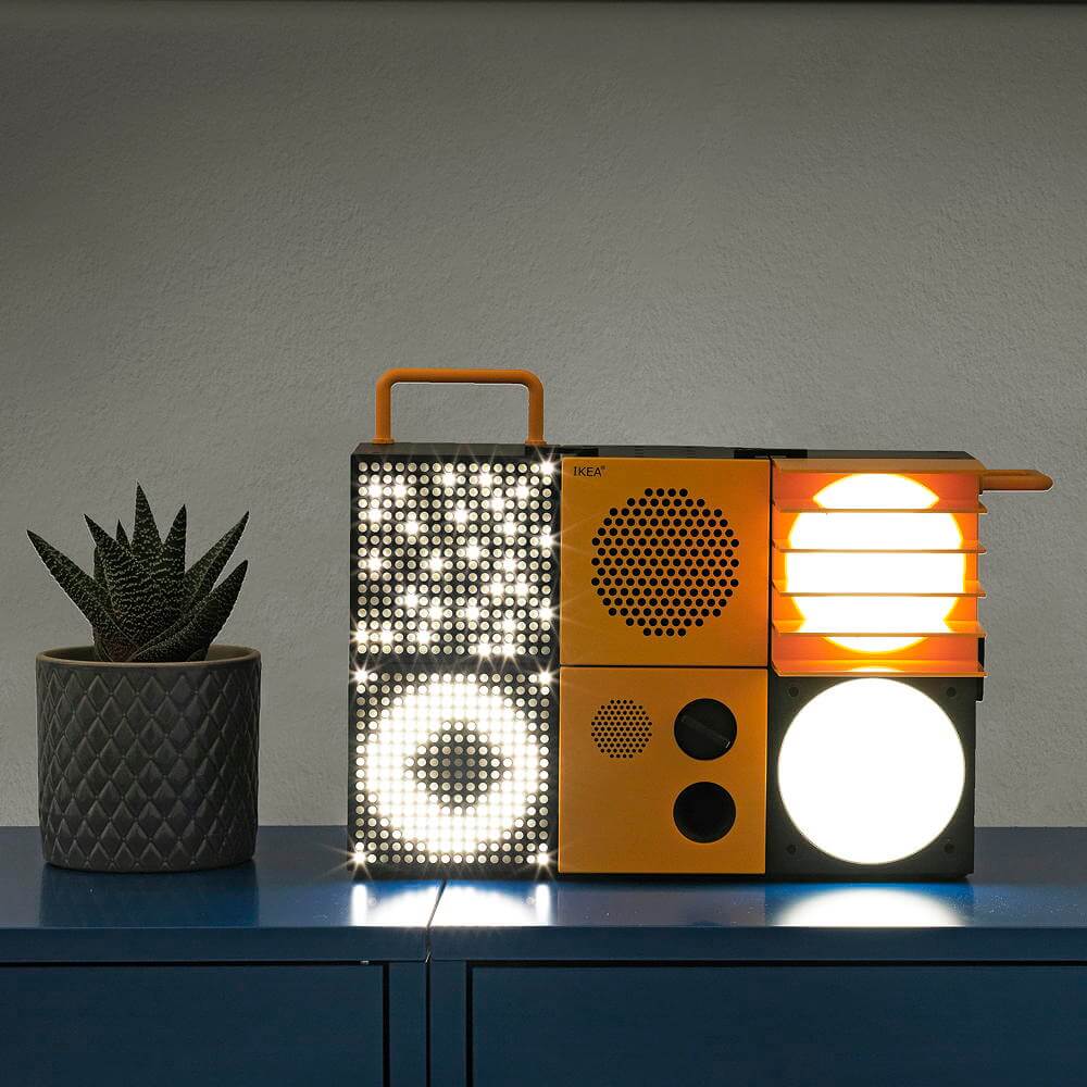 FREKVENS - light and speaker combination at home