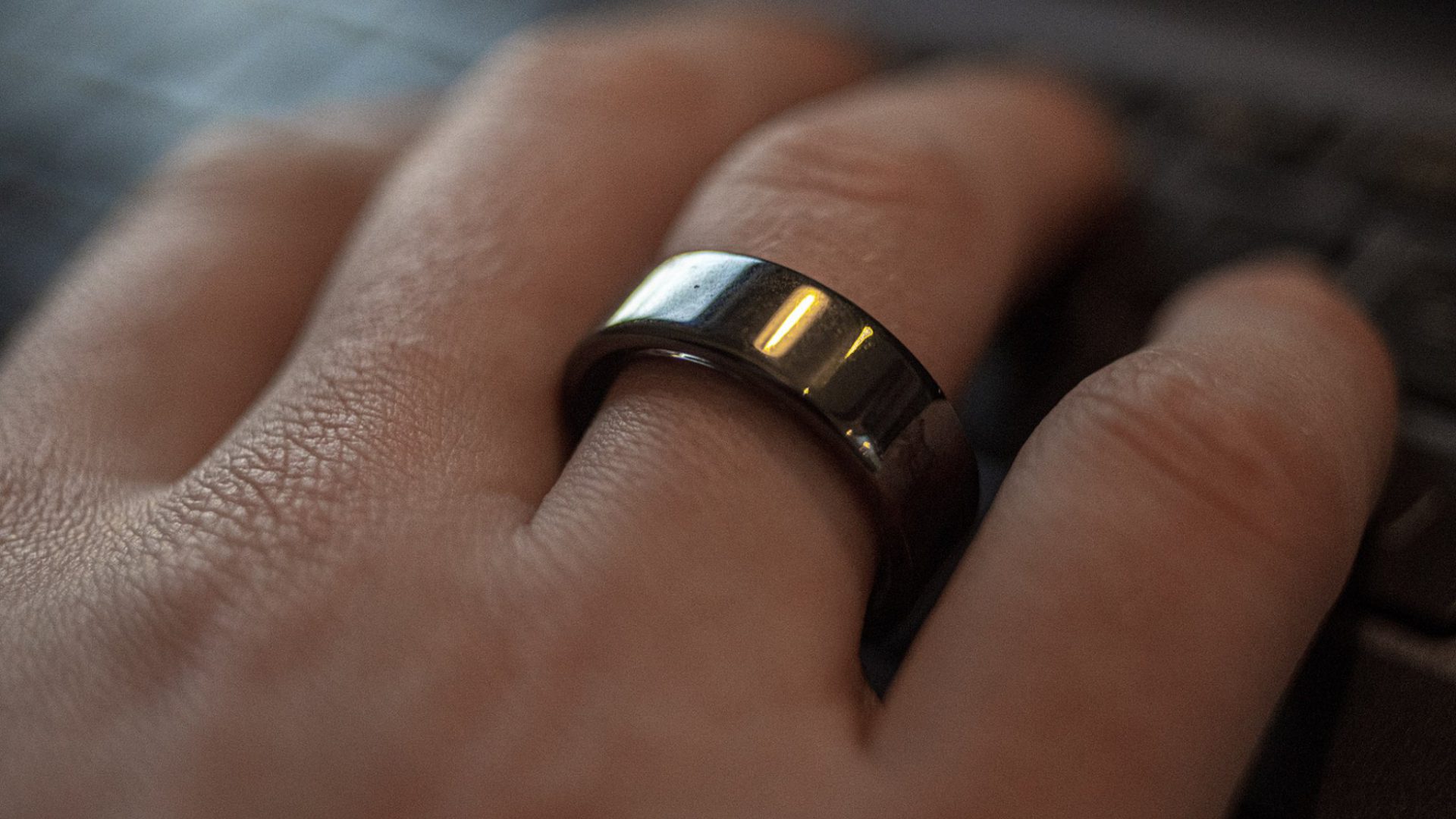 Oura ring - in hand