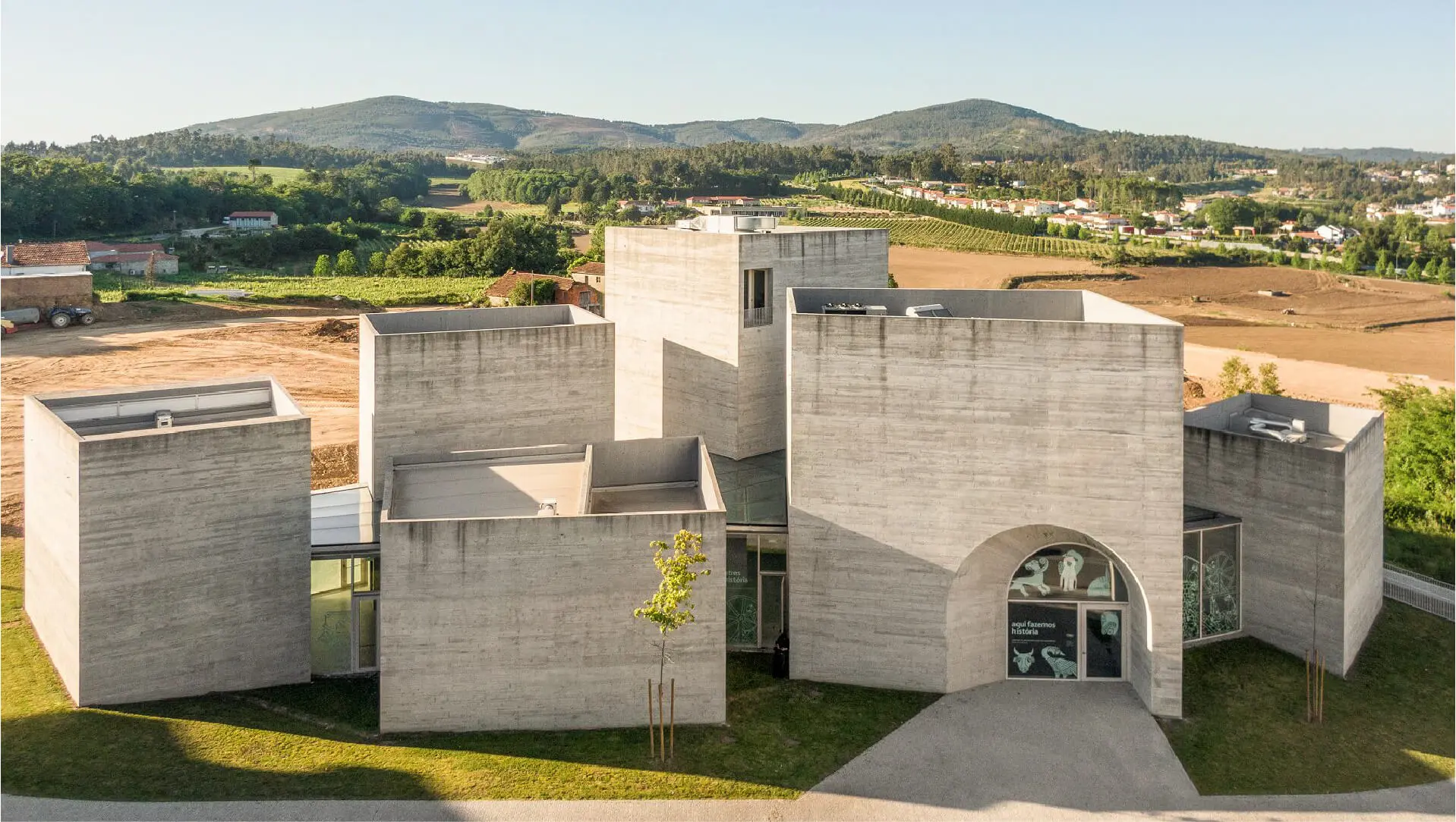 The Interpretation Centre of Romanesque - concrete facade