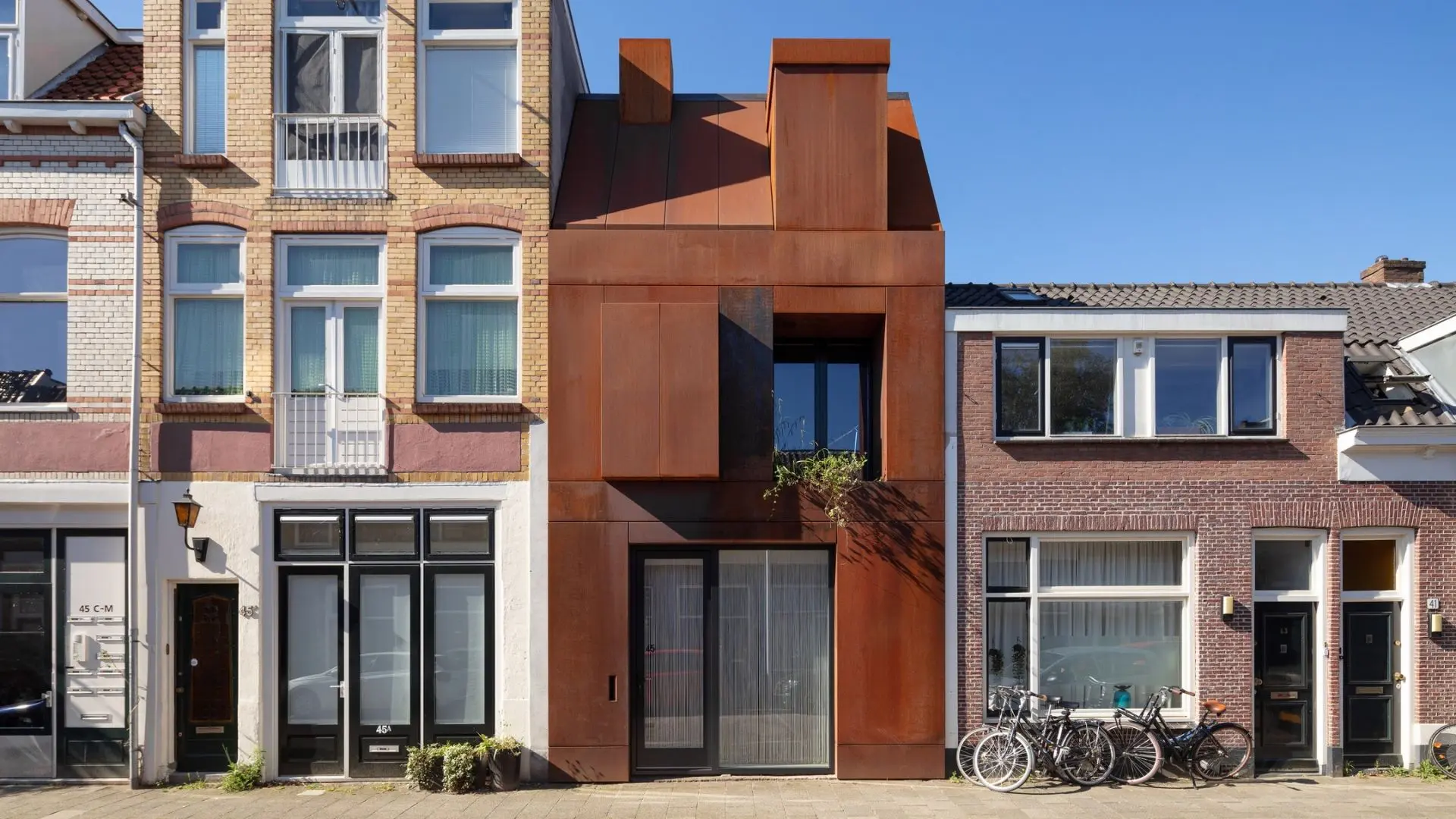 Steel Craft House by Zecc_Architecten _ Utrecht