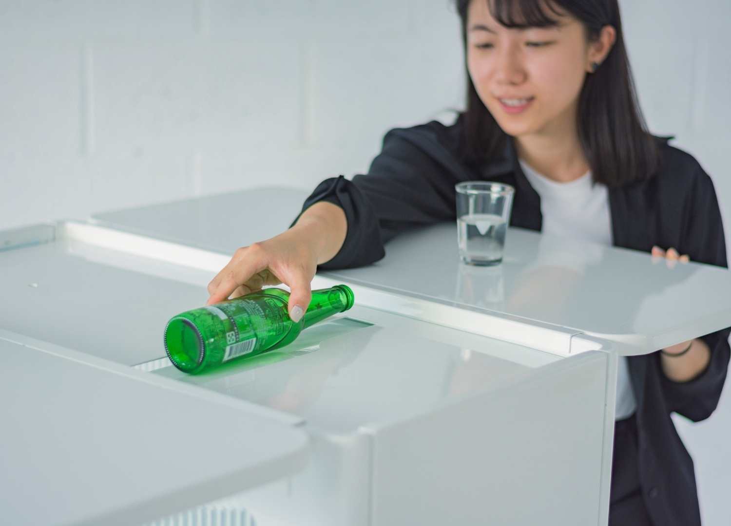 Interactive Glass Recycling by Bin Jack Lee and Trinna Wu