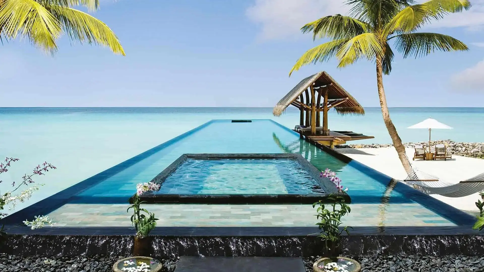 10 luxury swimming pools