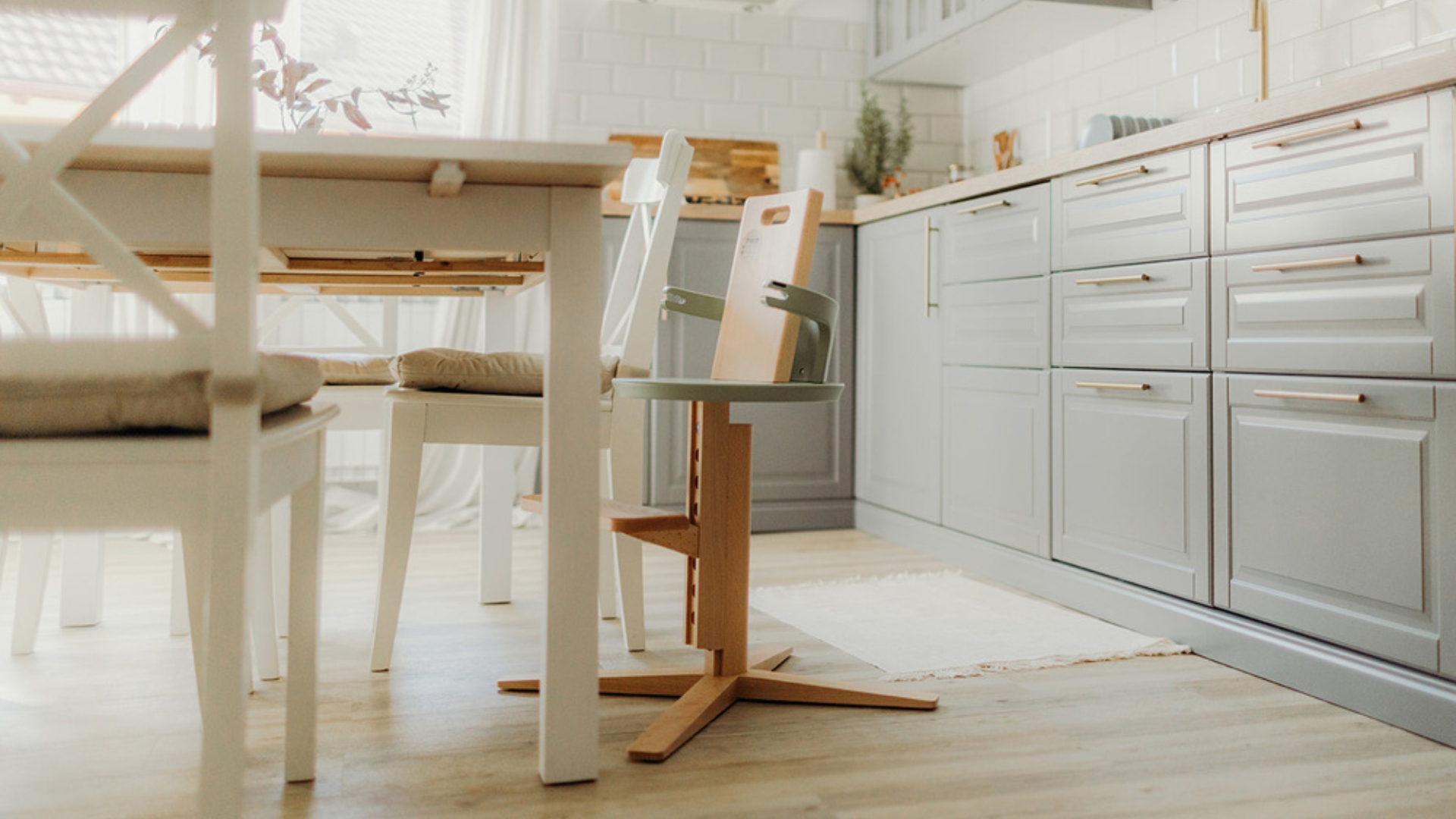 Froc high chair that grows along with your child