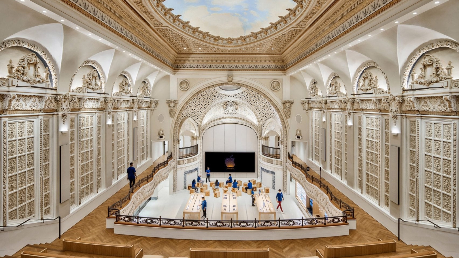 Apple stores: spotlighting 5 iconic Apple x Foster + Partners retail designs