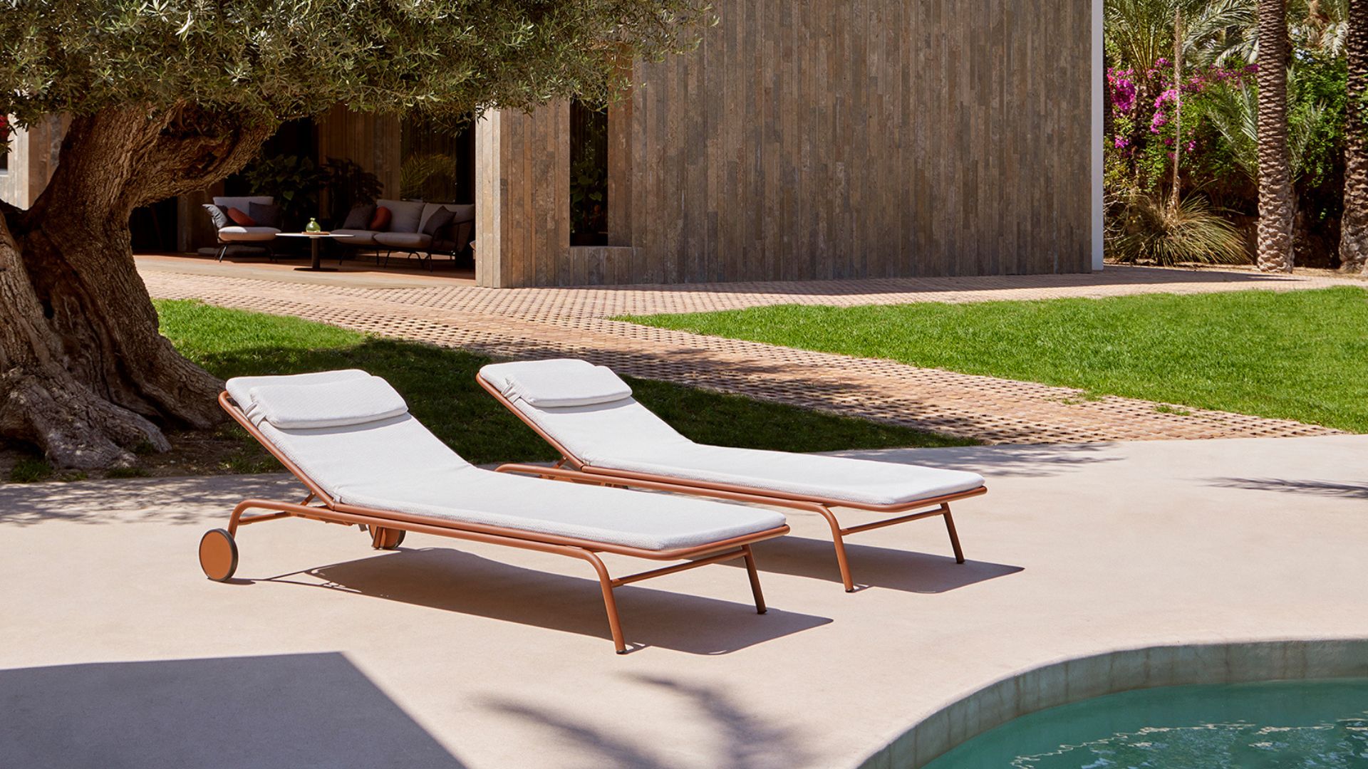 The Mel loungers by Musola _ outdoor furniture - cover