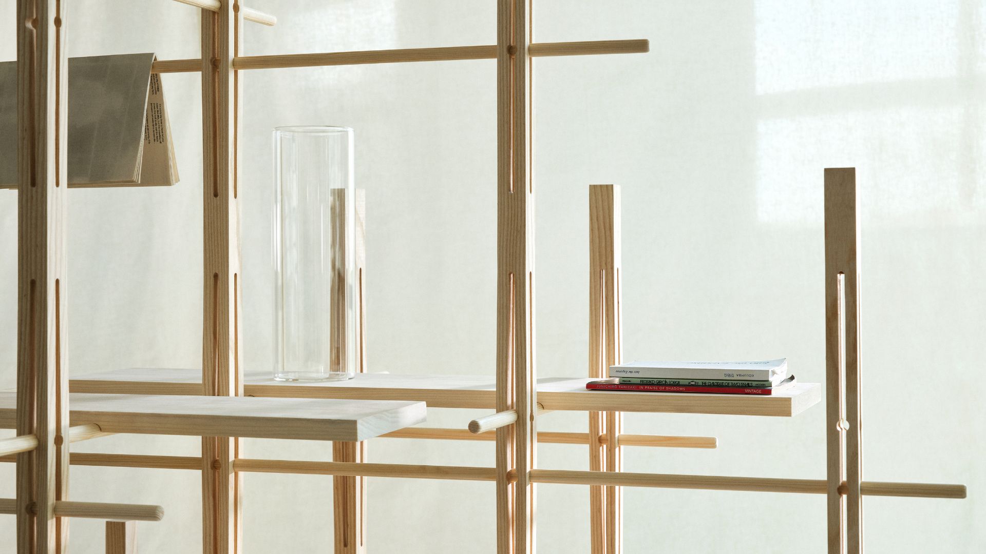 In Tension Connection, the up-and-coming Danish designer taps into the innate tension wood holds. The wondrously modular and functional joints-based interior piece poetically conveys Thun’s imaginative instincts as well as his infatuation with mono-materiality. 