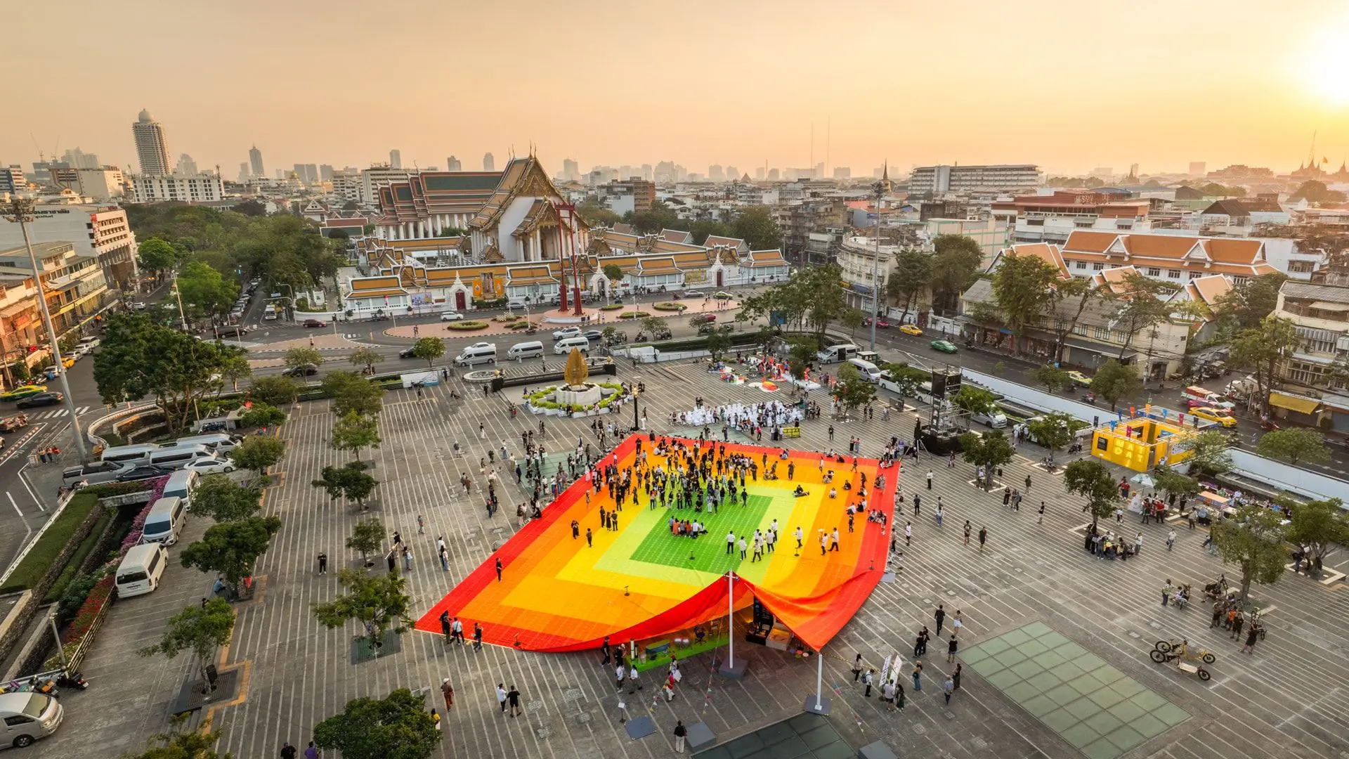 Developed by renowned architecture and urban design studio MVRDV, the Mega Mat is a modular multipurpose installation made of 532 recycled plastic mats. Unveiled during Bangkok Design Week 2025, its vivid color palette captivates and pulls you in. But also and just as poignantly, it’s a cautionary tale.