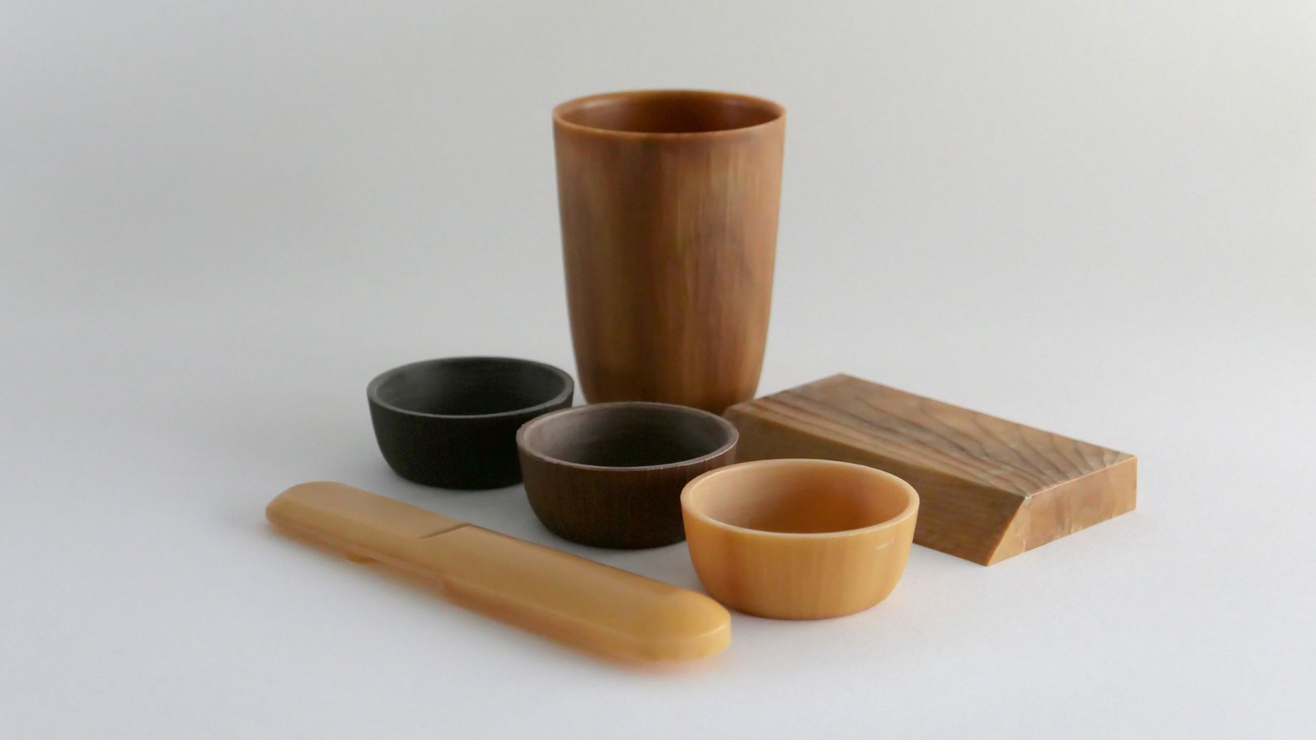 Kinari: an alternative material to petroleum-based plastics : DesignWanted